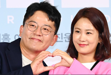 This contains an image of Kim Ji Min and Kim Jun Ho
