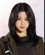 This contains an image of LE SSERAFIM Huh Yunjin